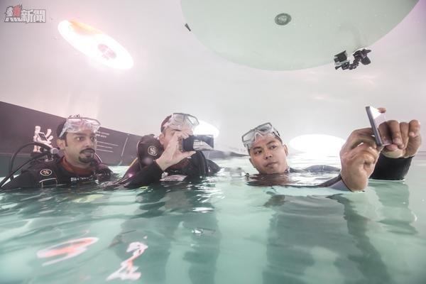 Sony-Xperia-AquaTech-store-3
