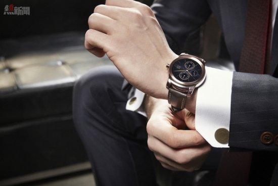 Wear Watches Manner Stretch 550x368