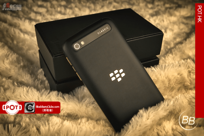 BlackBerry Classic Customize 24Kt Gold Edition_bbc_pot_06