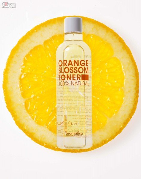 aromatica甜橙淨化爽膚水，有效舒緩敏感皮膚，提昇肌膚亮白度及光澤感，為您打造健康亮麗肌膚的第一步！