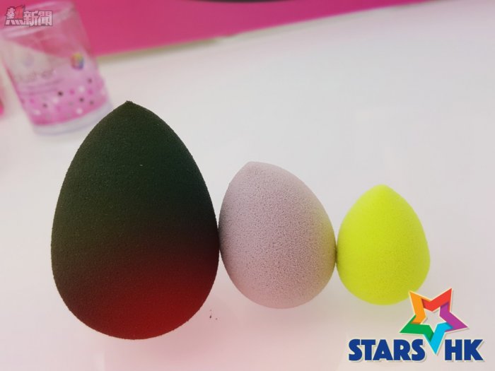 中型體積介乎beautyblender® Orginial Single美妝蛋與beautyblender® micro mini迷你美妝蛋之間，精心設計的尺寸能緊貼蘋果肌，印上腮紅時更得心應手。 